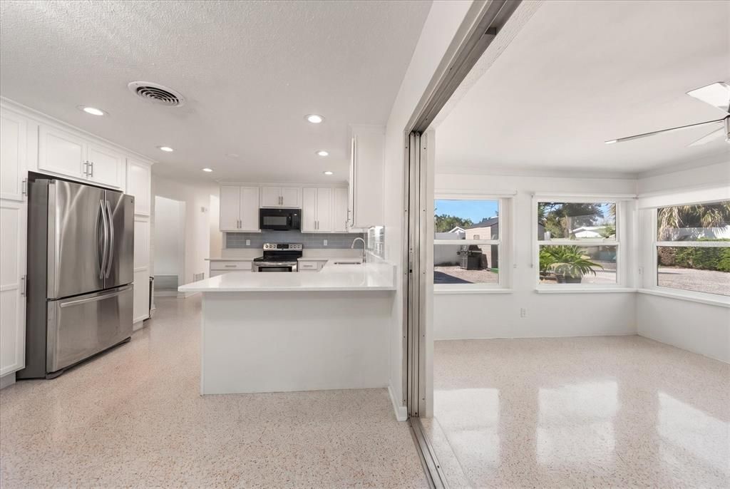 En Venta: $575,000 (3 camas, 2 baños, 1728 Pies cuadrados)