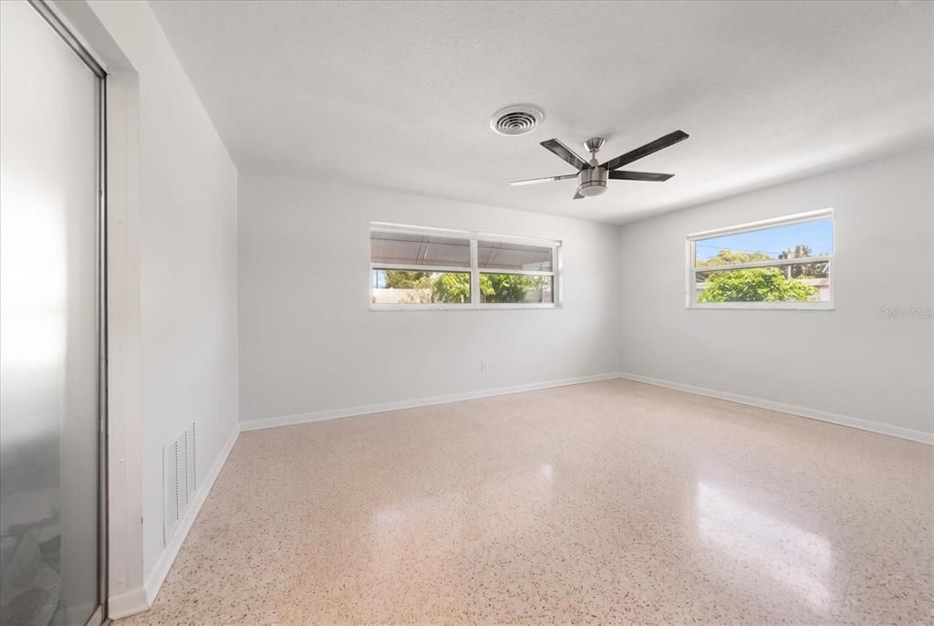 En Venta: $575,000 (3 camas, 2 baños, 1728 Pies cuadrados)