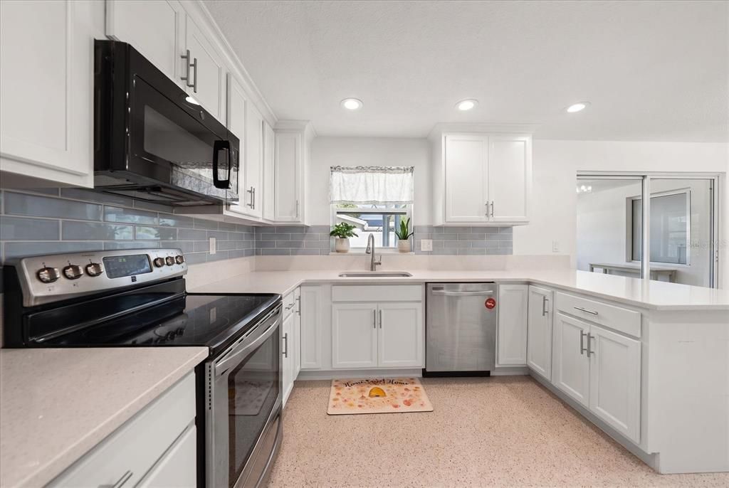 En Venta: $575,000 (3 camas, 2 baños, 1728 Pies cuadrados)