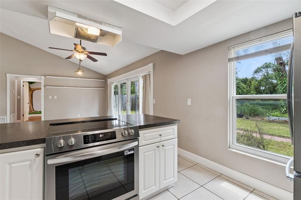For Sale: $349,000 (3 beds, 2 baths, 1168 Square Feet)
