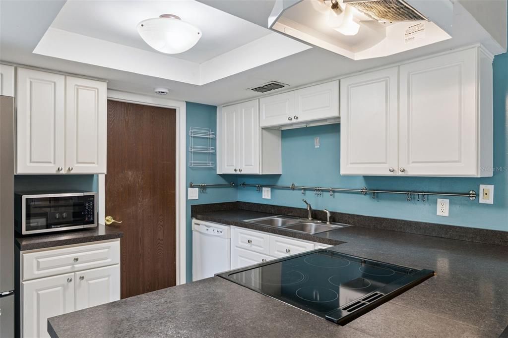 For Sale: $349,000 (3 beds, 2 baths, 1168 Square Feet)