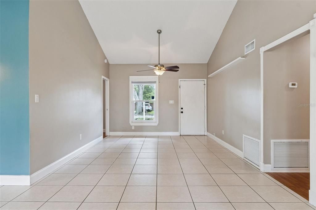 For Sale: $349,000 (3 beds, 2 baths, 1168 Square Feet)