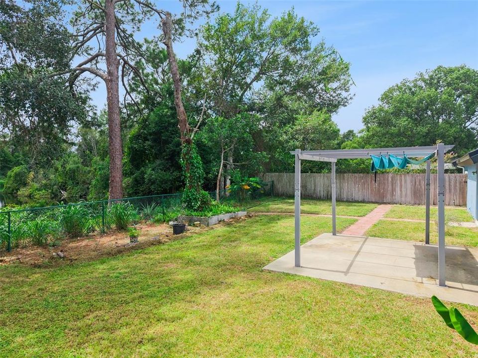 For Sale: $349,000 (3 beds, 2 baths, 1168 Square Feet)