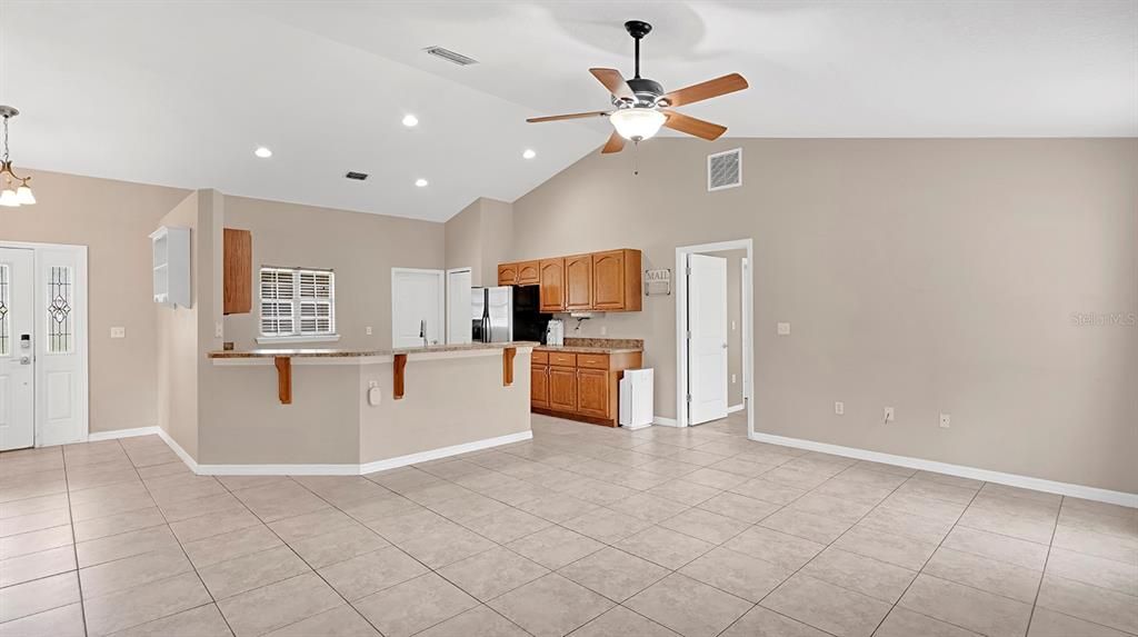 For Sale: $340,000 (3 beds, 2 baths, 1392 Square Feet)