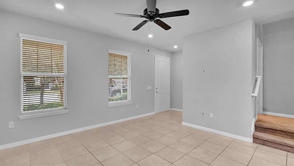 For Sale: $300,000 (2 beds, 2 baths, 1464 Square Feet)