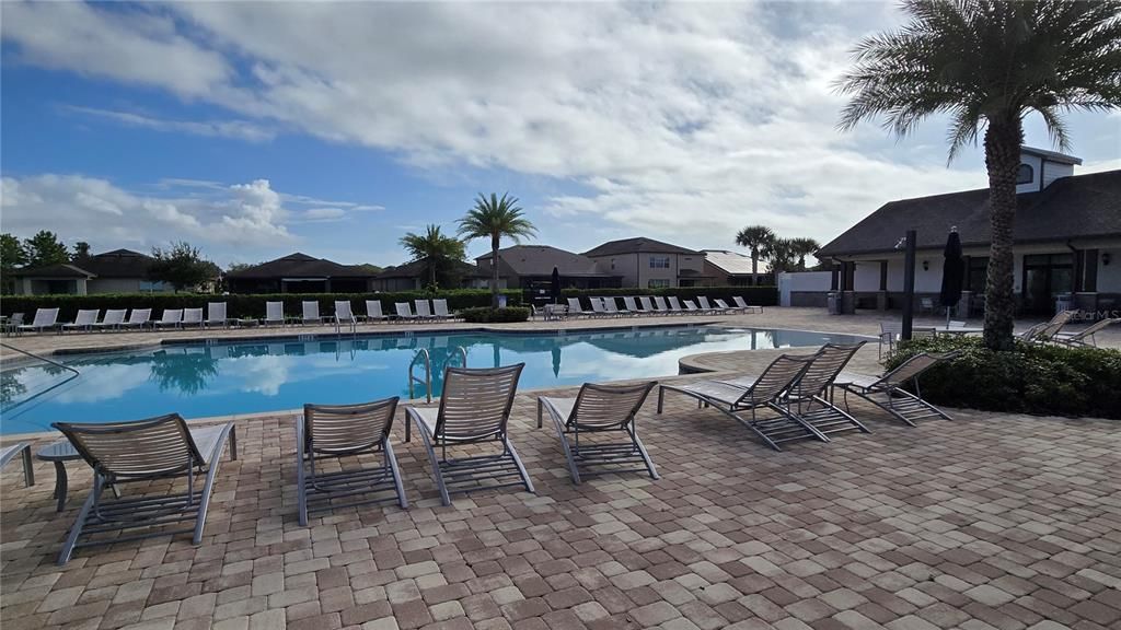 For Sale: $300,000 (2 beds, 2 baths, 1464 Square Feet)