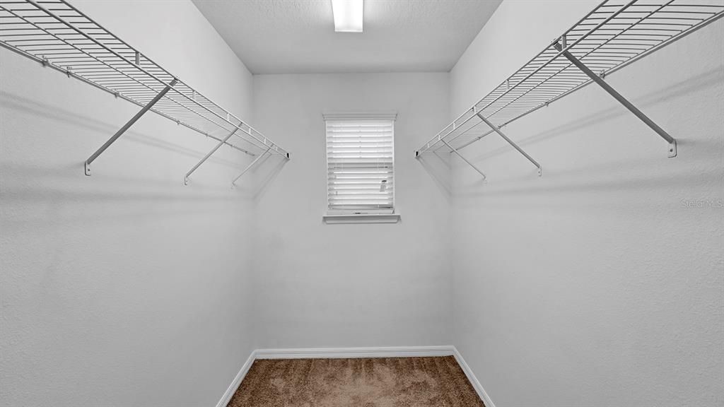 For Sale: $300,000 (2 beds, 2 baths, 1464 Square Feet)