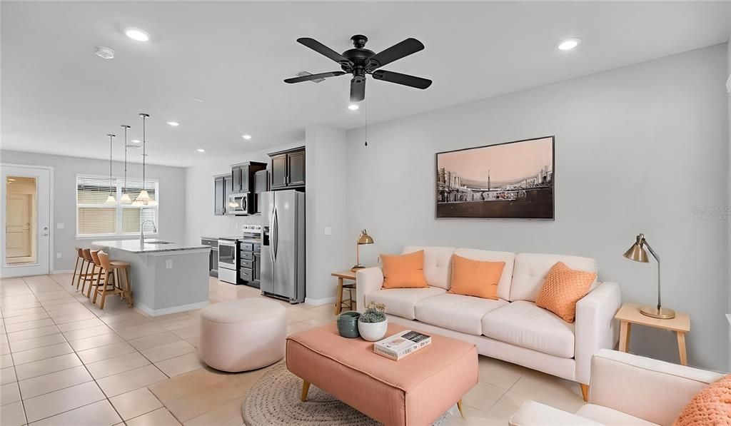 For Sale: $300,000 (2 beds, 2 baths, 1464 Square Feet)