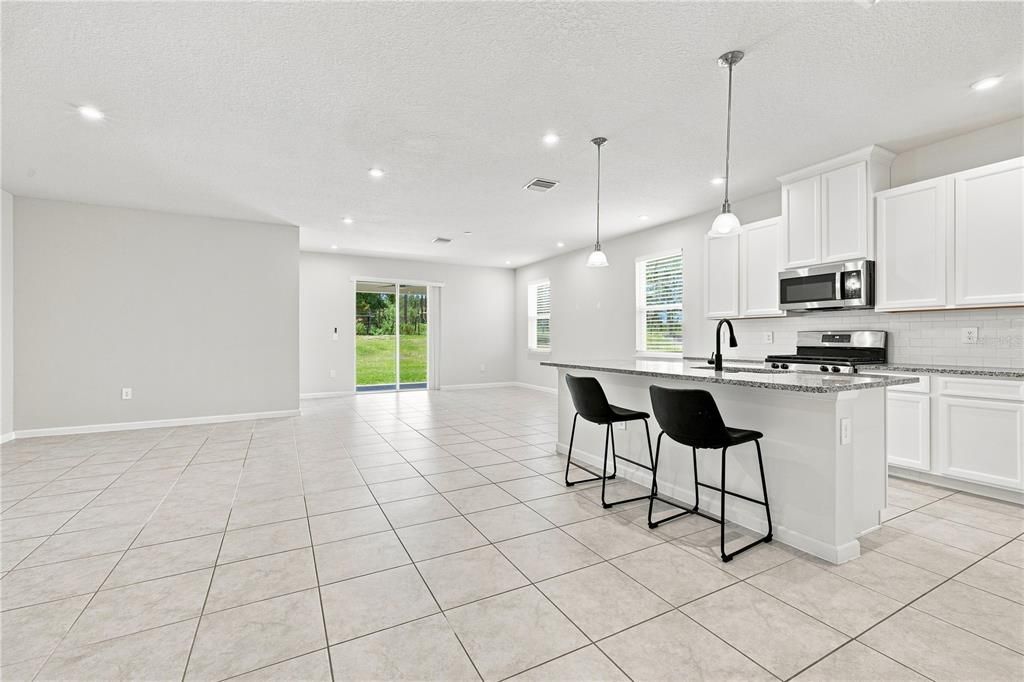 En Venta: $479,990 (4 camas, 2 baños, 2218 Pies cuadrados)