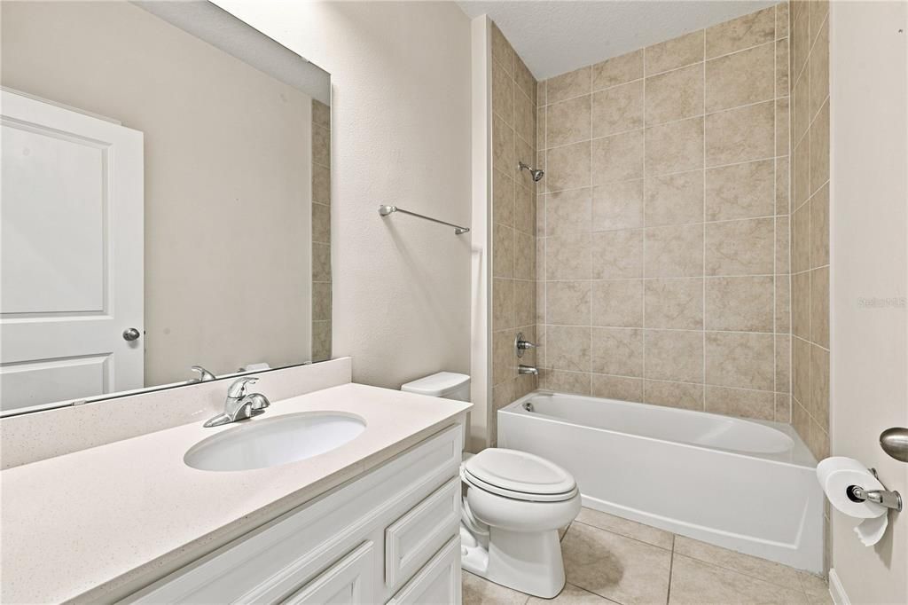 En Venta: $479,990 (4 camas, 2 baños, 2218 Pies cuadrados)