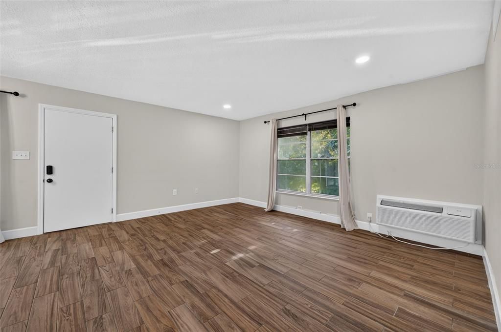 В аренду: $1,500 (1 спален, 1 ванн, 636 Квадратных фут)