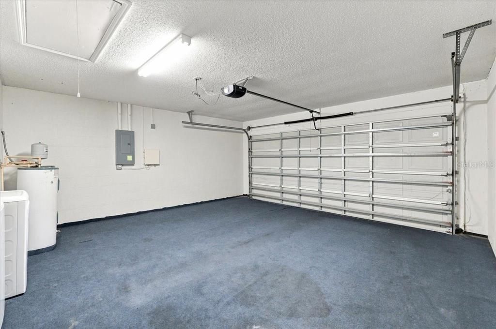 Activo con contrato: $239,900 (3 camas, 2 baños, 1126 Pies cuadrados)