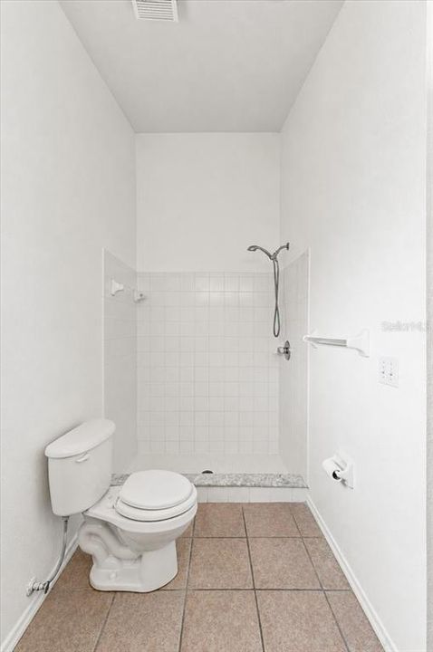 Activo con contrato: $239,900 (3 camas, 2 baños, 1126 Pies cuadrados)