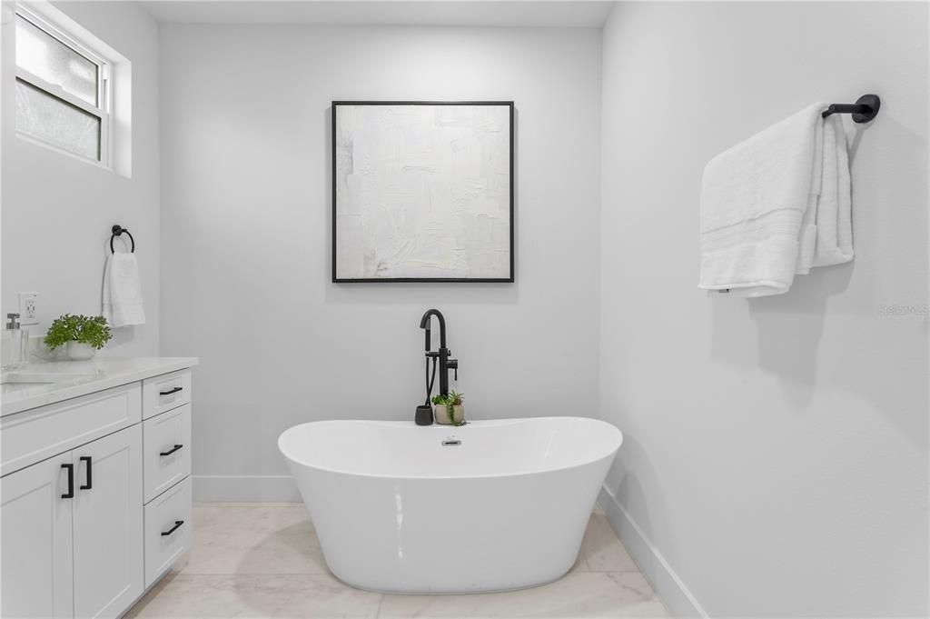 For Rent: $5,000 (4 beds, 3 baths, 2827 Square Feet)