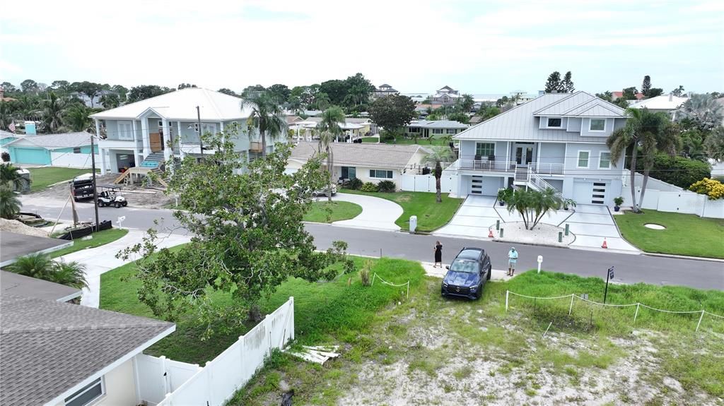 待售: $600,000 (0.16 acres)
