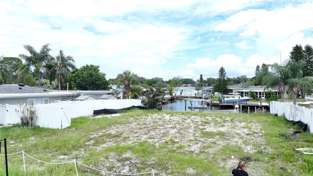 待售: $600,000 (0.16 acres)