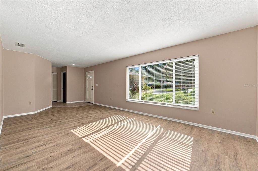 En Venta: $490,000 (3 camas, 2 baños, 1861 Pies cuadrados)