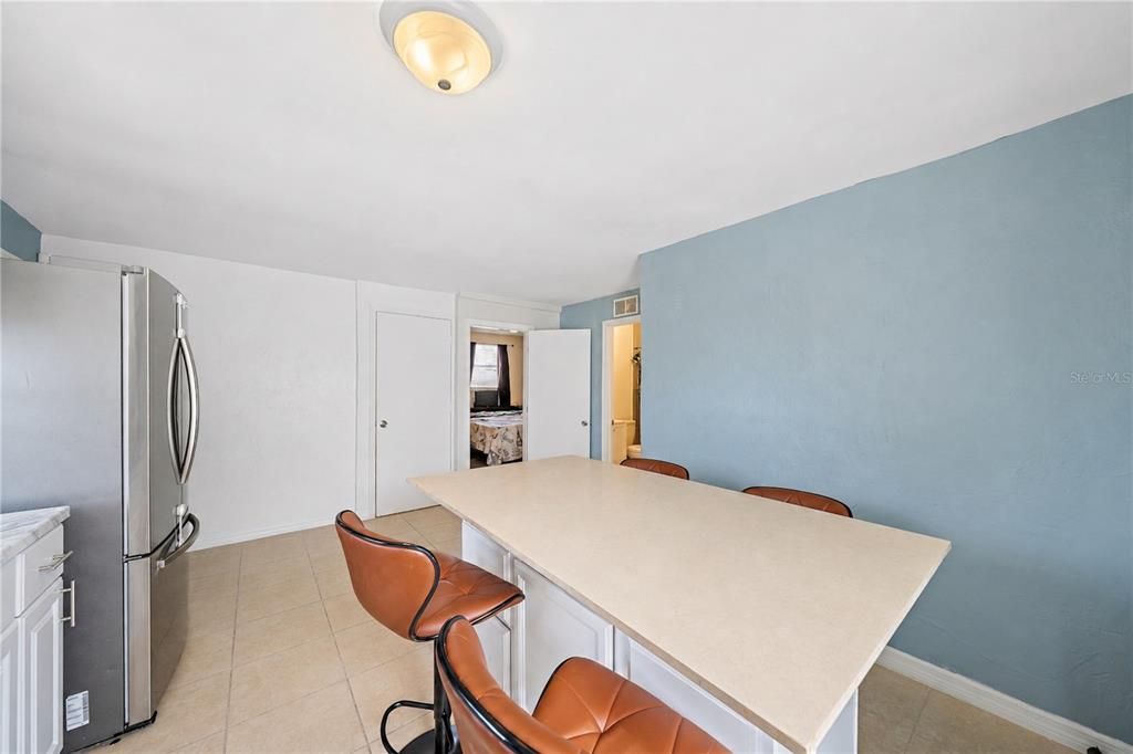 На продажу: $259,900 (3 спален, 2 ванн, 788 Квадратных фут)