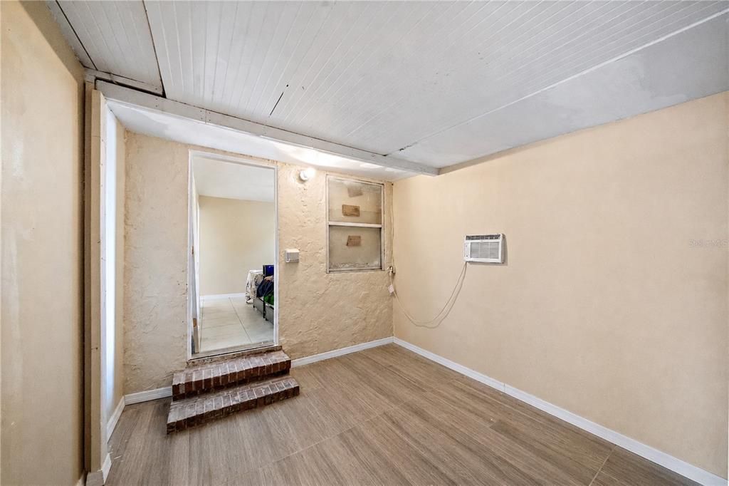 На продажу: $259,900 (3 спален, 2 ванн, 788 Квадратных фут)