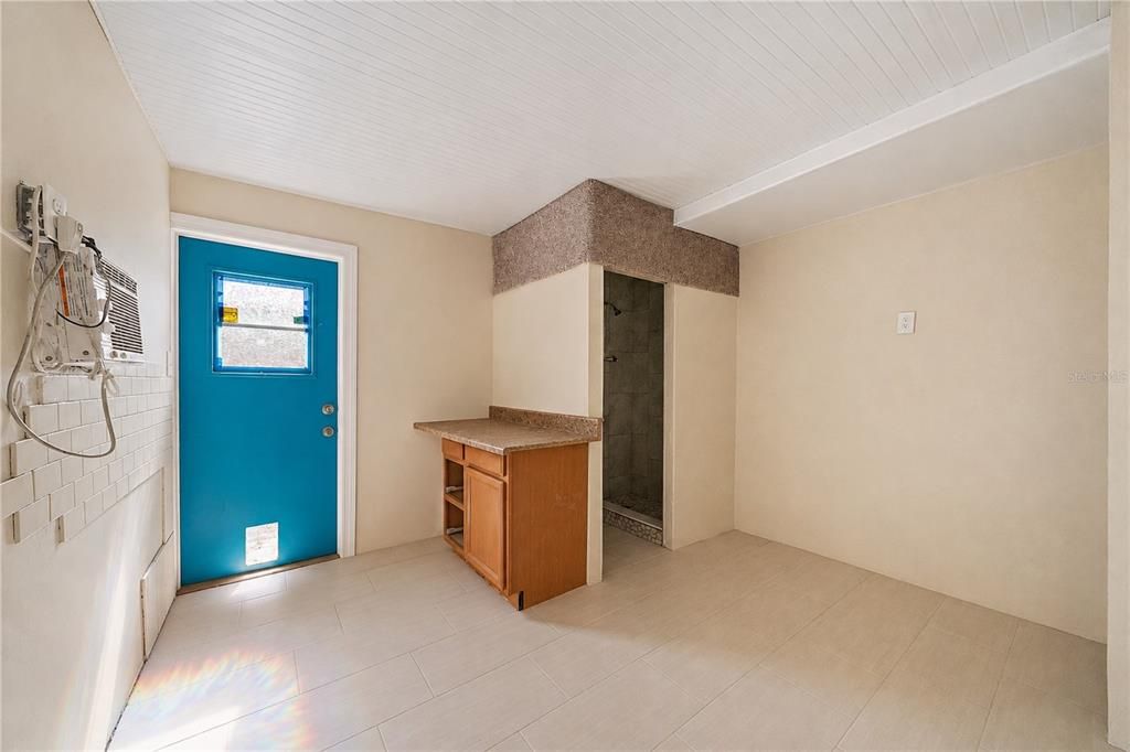 На продажу: $259,900 (3 спален, 2 ванн, 788 Квадратных фут)