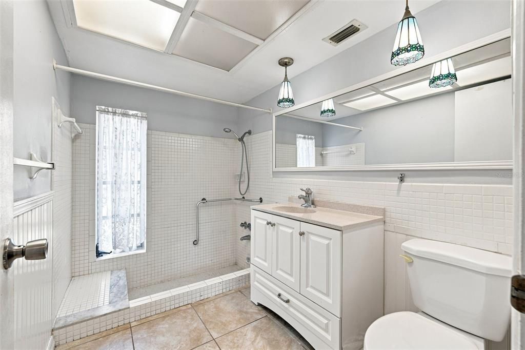 На продажу: $239,900 (3 спален, 2 ванн, 1236 Квадратных фут)