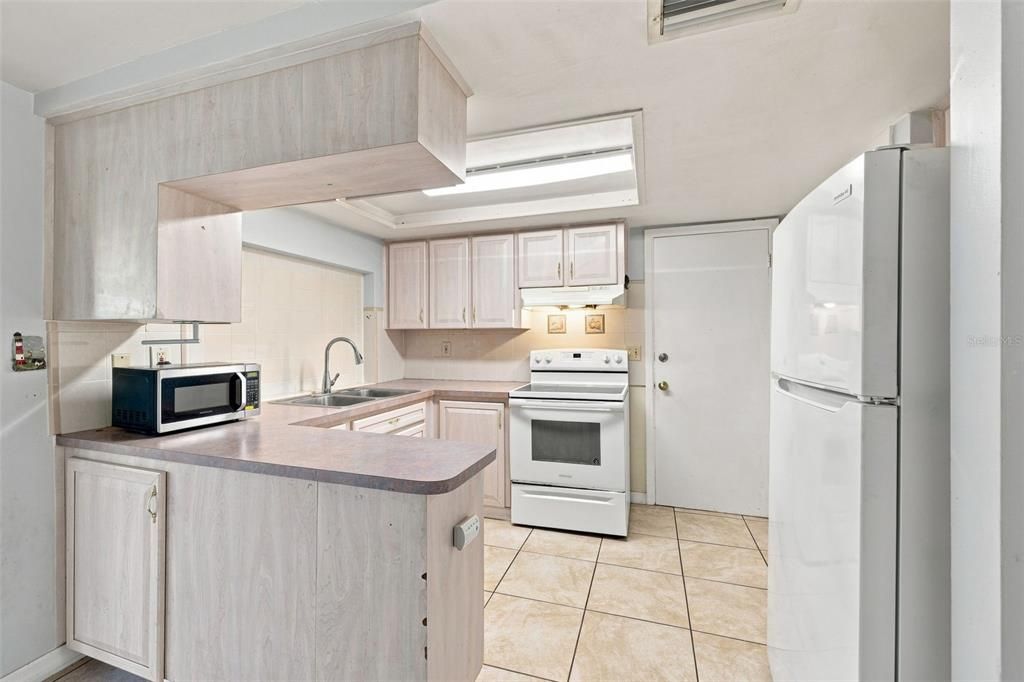 На продажу: $239,900 (3 спален, 2 ванн, 1236 Квадратных фут)