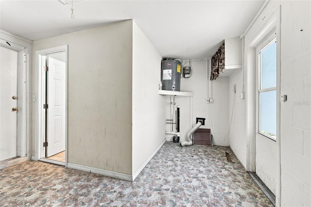 На продажу: $239,900 (3 спален, 2 ванн, 1236 Квадратных фут)
