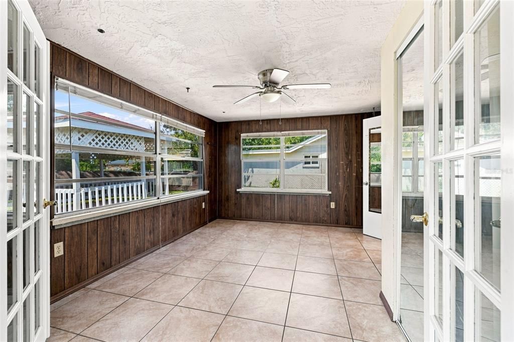 На продажу: $239,900 (3 спален, 2 ванн, 1236 Квадратных фут)