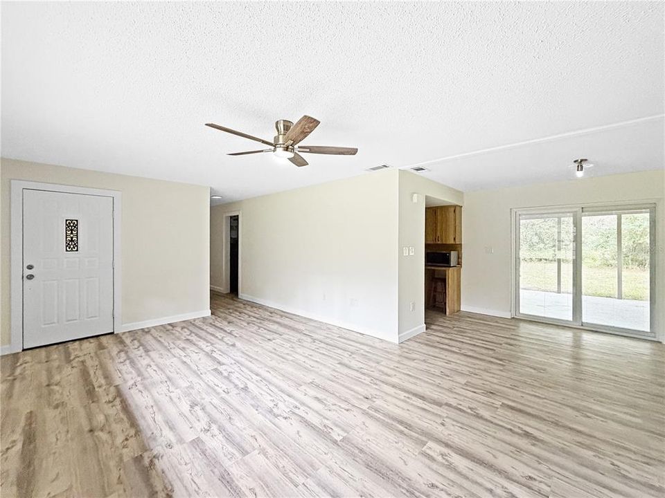 For Sale: $385,000 (2 beds, 2 baths, 1332 Square Feet)