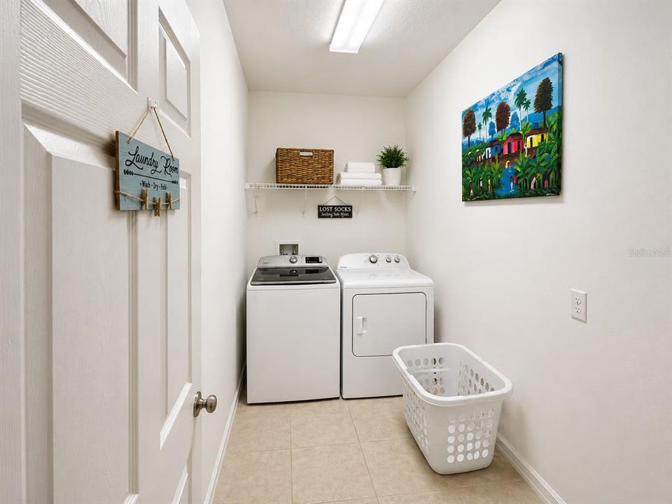 En Venta: $399,000 (4 camas, 2 baños, 1784 Pies cuadrados)