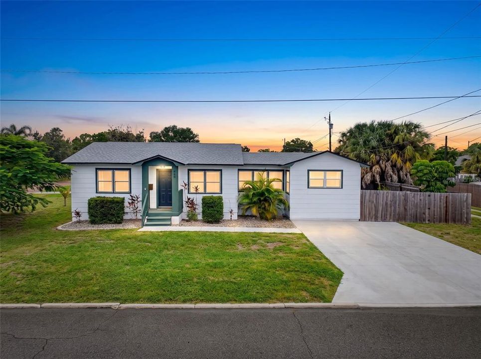 En Venta: $389,000 (3 camas, 2 baños, 1068 Pies cuadrados)