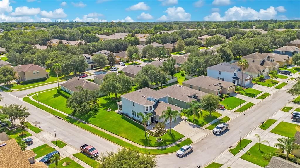 For Sale: $585,000 (5 beds, 3 baths, 2897 Square Feet)