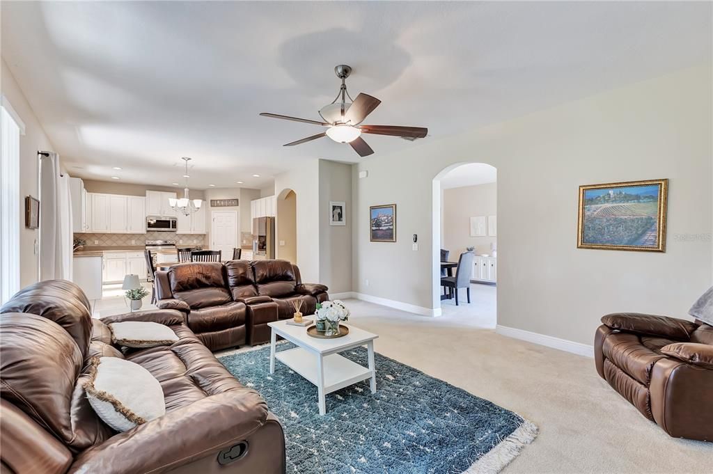 For Sale: $585,000 (5 beds, 3 baths, 2897 Square Feet)