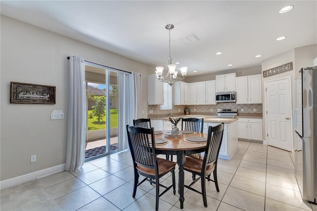 For Sale: $585,000 (5 beds, 3 baths, 2897 Square Feet)
