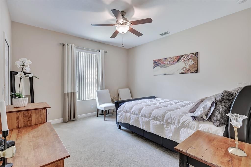 For Sale: $585,000 (5 beds, 3 baths, 2897 Square Feet)