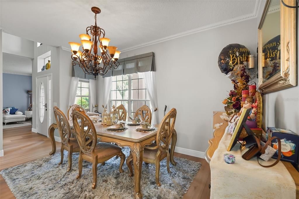 En Venta: $925,000 (5 camas, 3 baños, 3739 Pies cuadrados)
