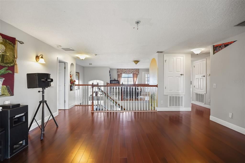 En Venta: $925,000 (5 camas, 3 baños, 3739 Pies cuadrados)