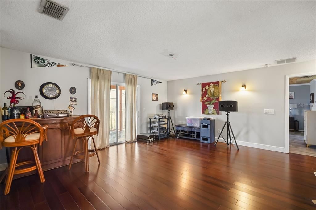 En Venta: $925,000 (5 camas, 3 baños, 3739 Pies cuadrados)