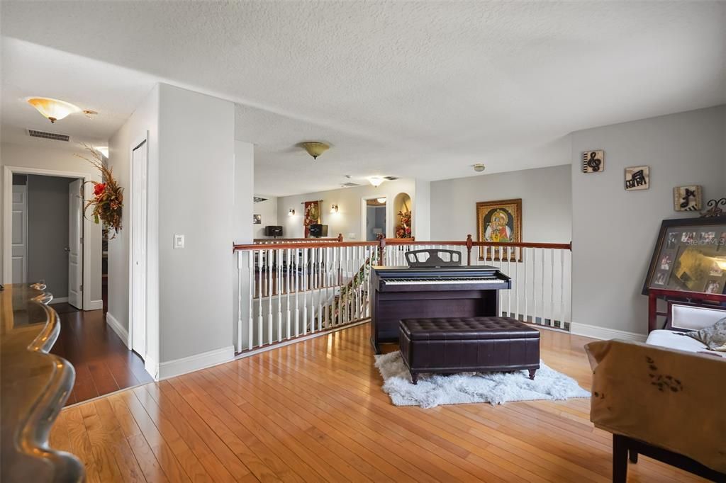 En Venta: $925,000 (5 camas, 3 baños, 3739 Pies cuadrados)