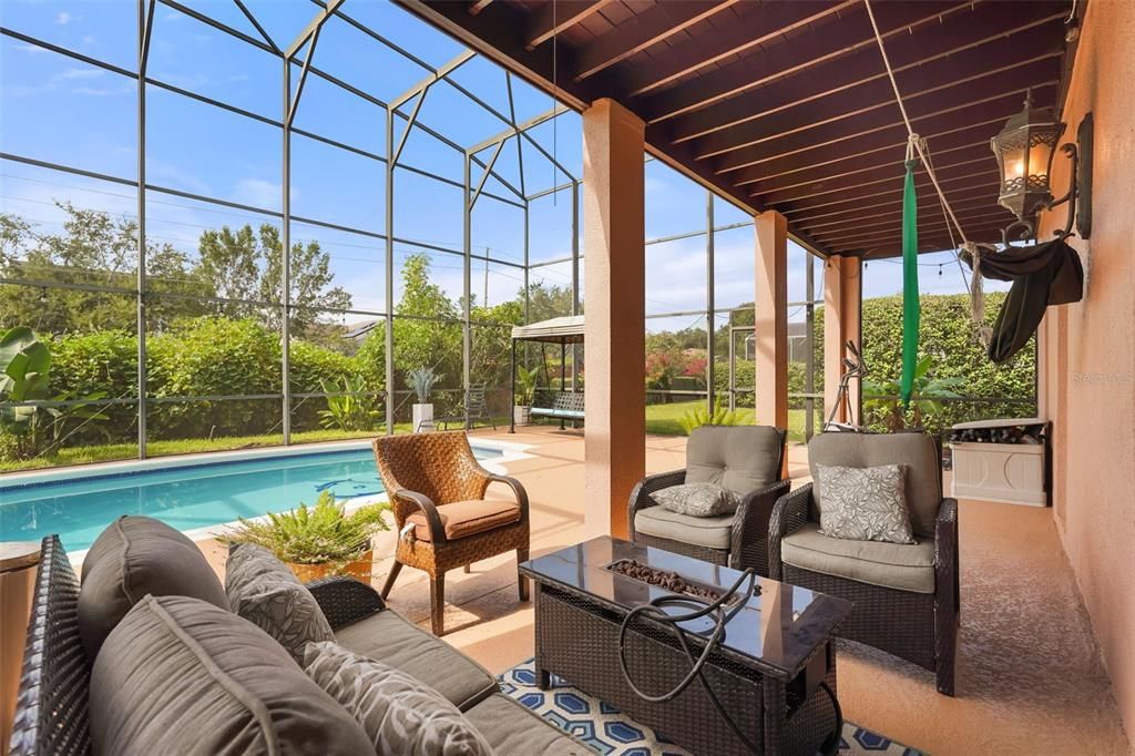 En Venta: $925,000 (5 camas, 3 baños, 3739 Pies cuadrados)
