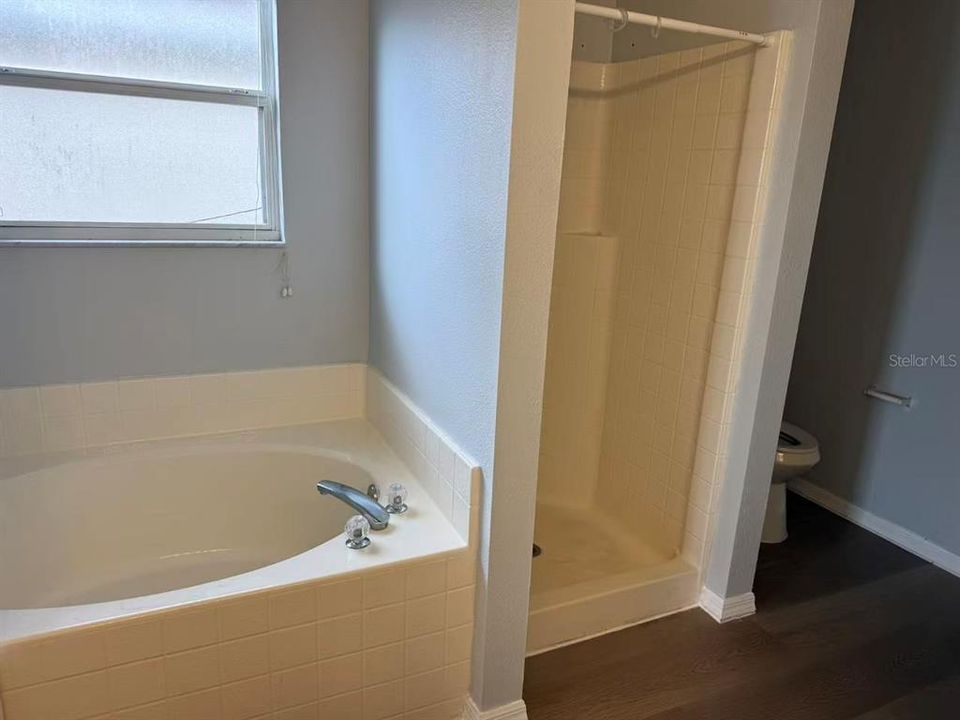 For Rent: $3,400 (5 beds, 3 baths, 3680 Square Feet)