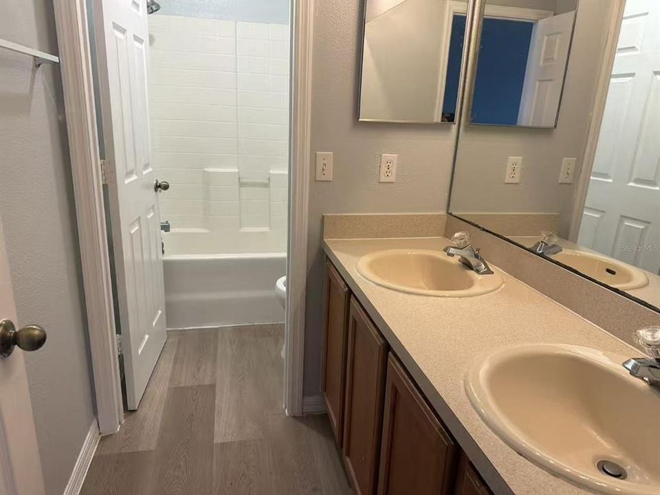 For Rent: $3,400 (5 beds, 3 baths, 3680 Square Feet)