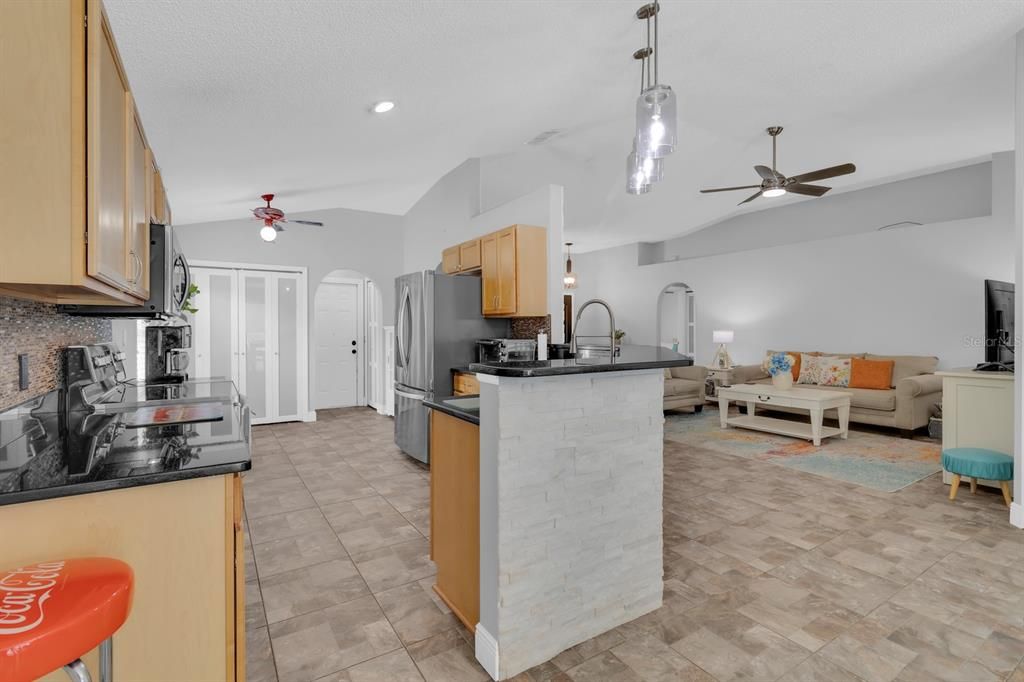 For Sale: $390,000 (3 beds, 2 baths, 1617 Square Feet)