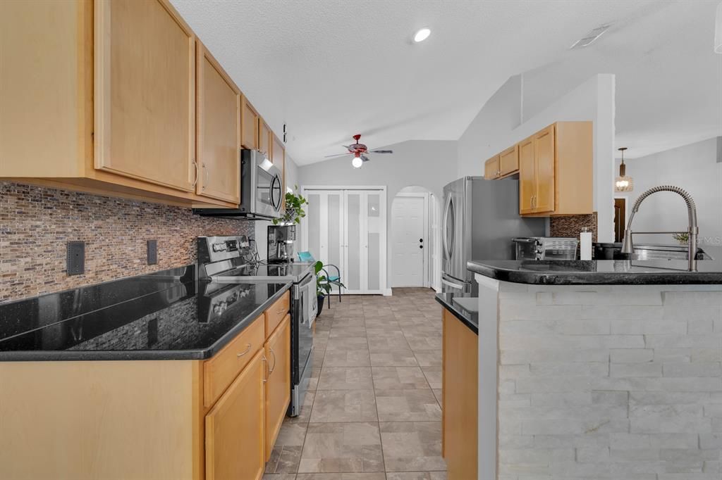 For Sale: $390,000 (3 beds, 2 baths, 1617 Square Feet)
