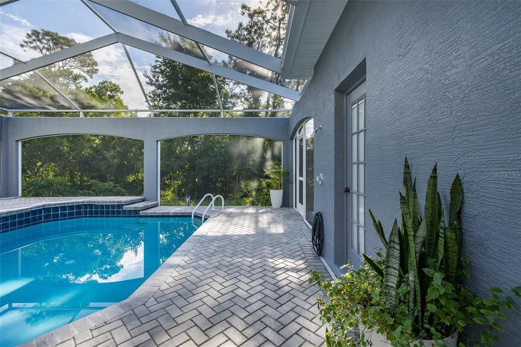 For Sale: $599,000 (5 beds, 3 baths, 2944 Square Feet)