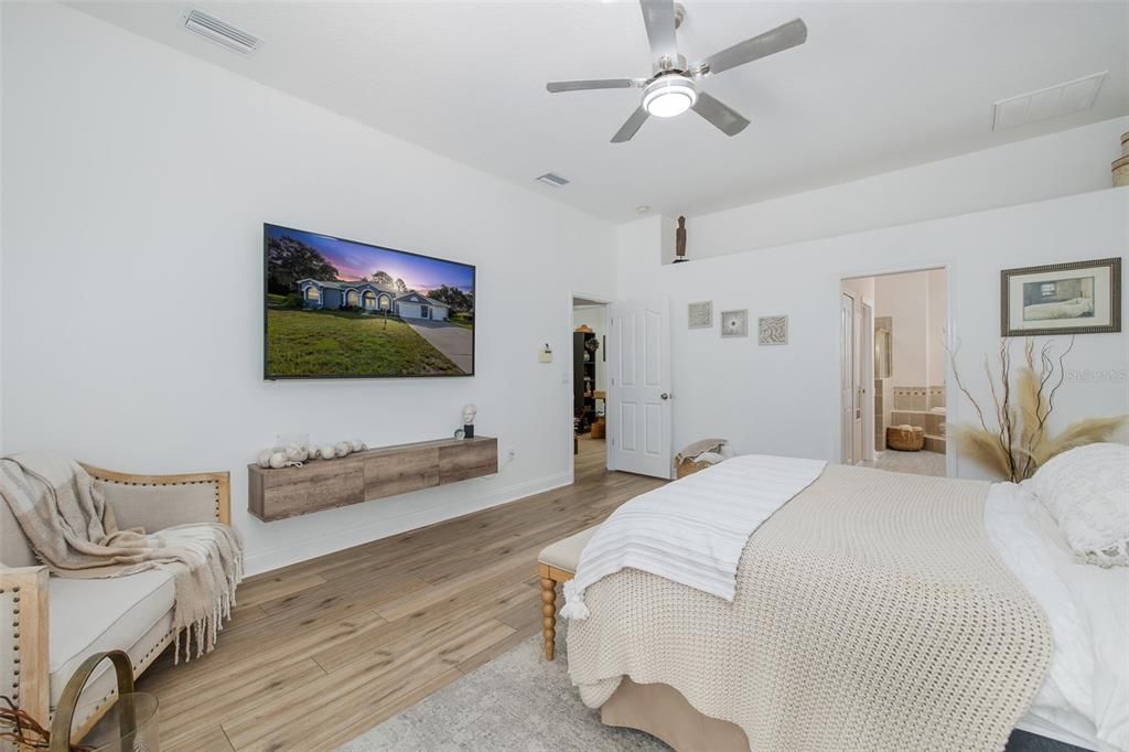 For Sale: $599,000 (5 beds, 3 baths, 2944 Square Feet)