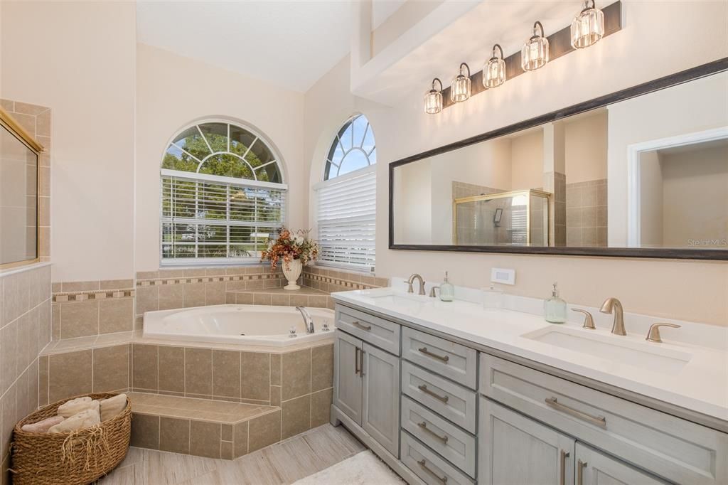 For Sale: $599,000 (5 beds, 3 baths, 2944 Square Feet)