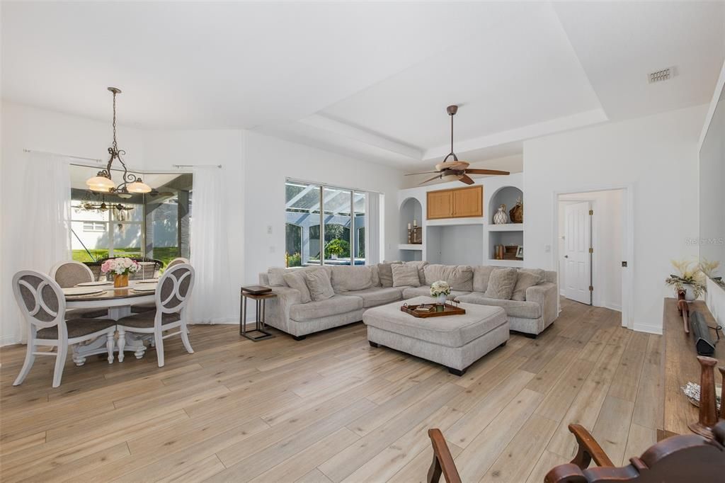 For Sale: $599,000 (5 beds, 3 baths, 2944 Square Feet)