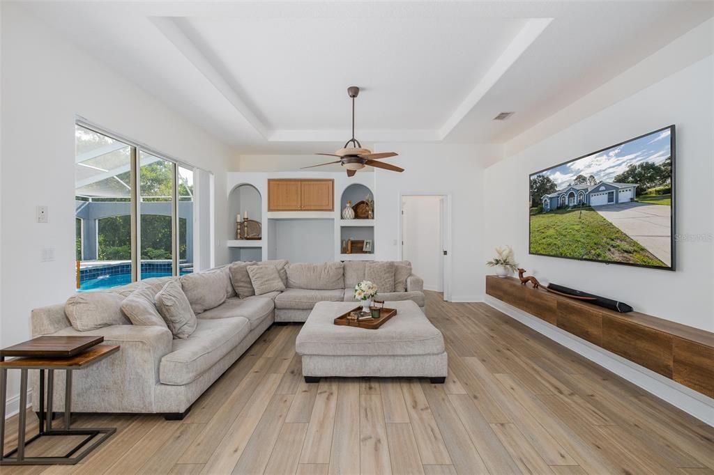 For Sale: $599,000 (5 beds, 3 baths, 2944 Square Feet)