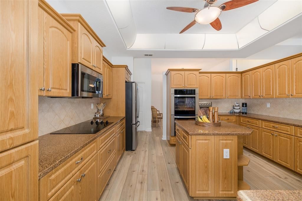 For Sale: $599,000 (5 beds, 3 baths, 2944 Square Feet)